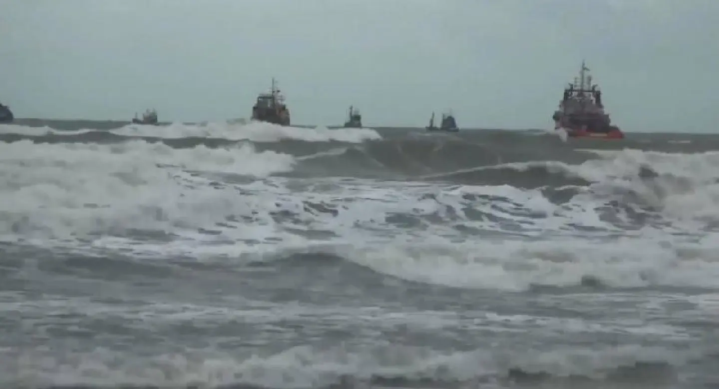 South warned of torrential rain, rough seas