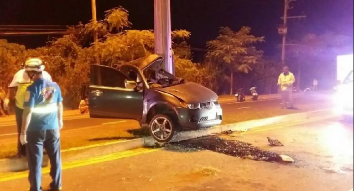 Pick-up loses control killing Khon Kaen driver Pick-up loses control killing Khon Kaen driver
