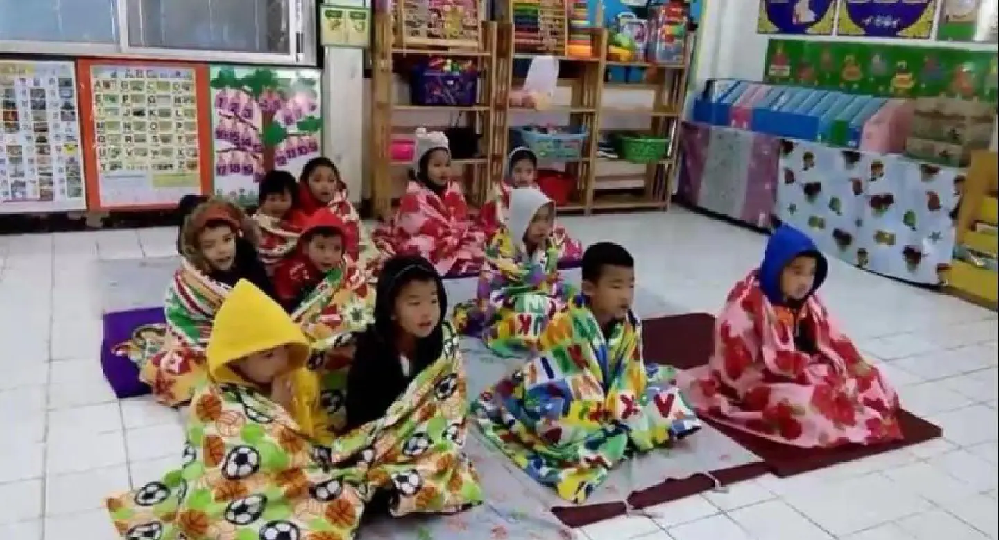 Blankets, coats needed as record low temperatures hit Chiang Mai Blankets, coats needed as record low temperatures hit Chiang Mai
