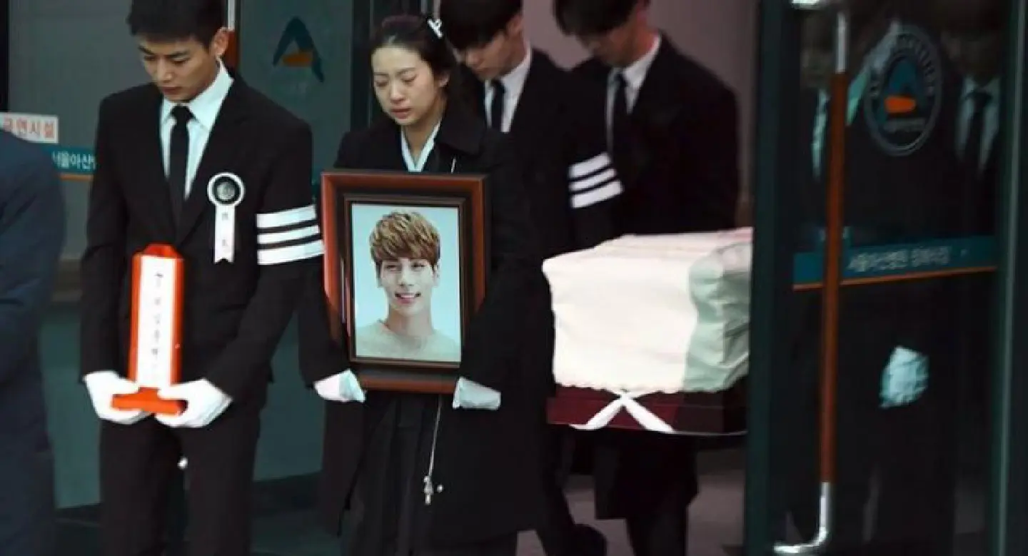 Star’s suicide unveils dark side of the K-pop dream Star’s suicide unveils dark side of the K-pop dream