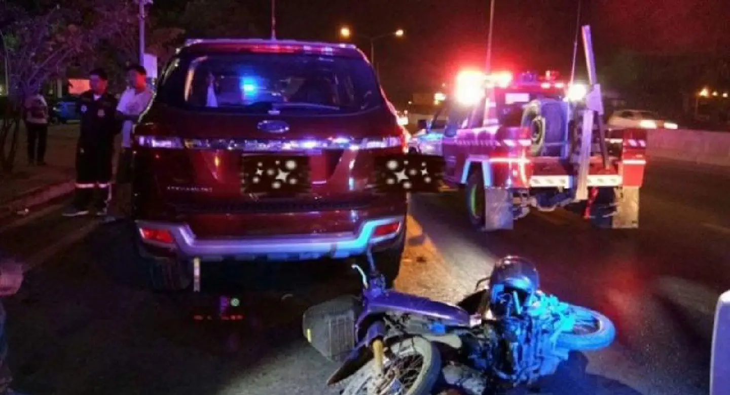 Couple killed as bike crashes into pickup Couple killed as bike crashes into pickup
