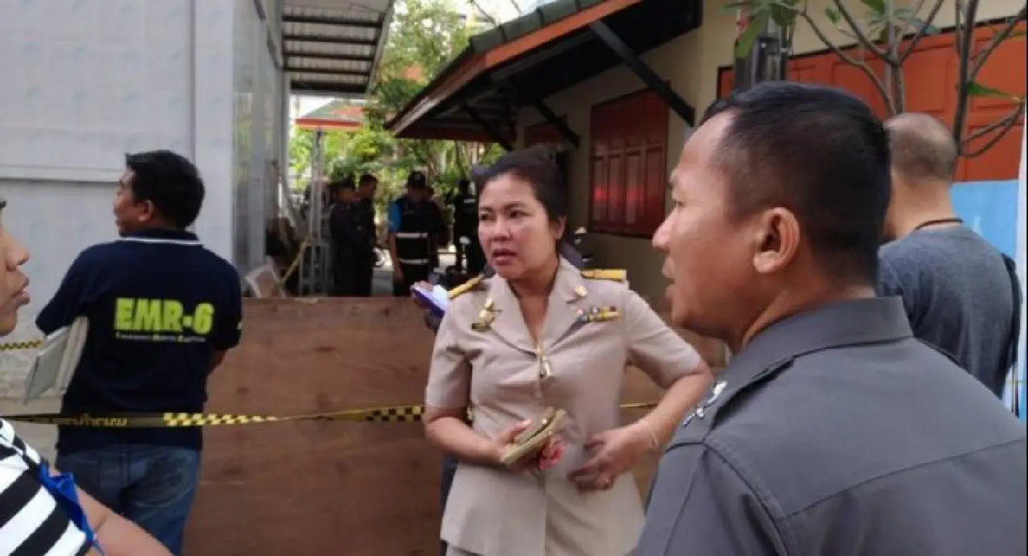 Man shoots wife, then kills himself in front of their children in Nonthaburi