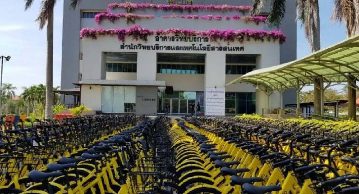 Students get on their bikes