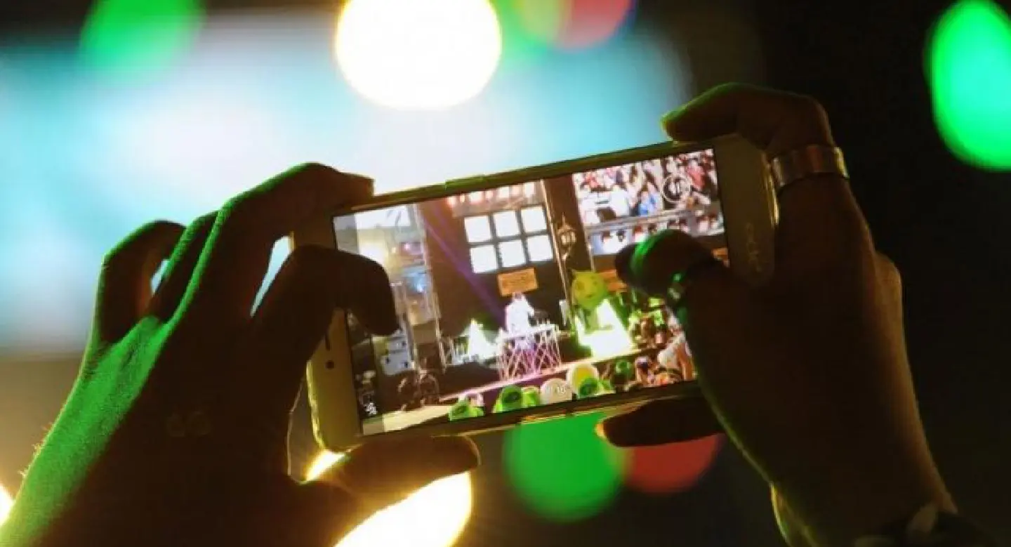 Mobile phone groups boost networks for New Year Mobile phone groups boost networks for New Year