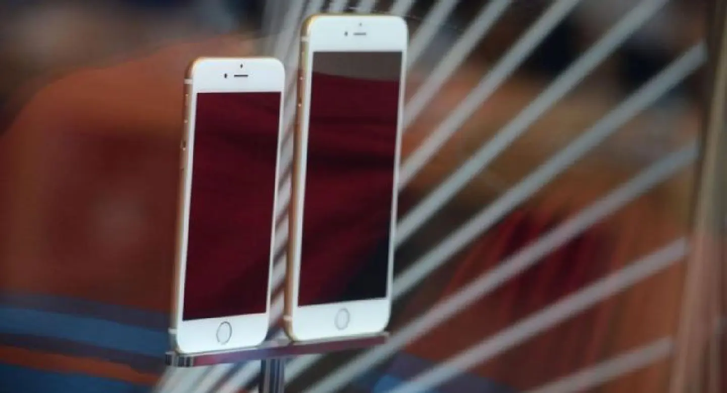 Apple apologizes for slowing iPhones, offers discounted batteries Apple apologizes for slowing iPhones, offers discounted batteries