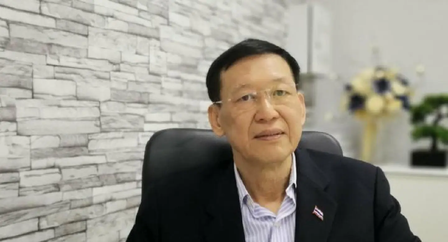 Paiboon straddles military contradiction in support of Prayut