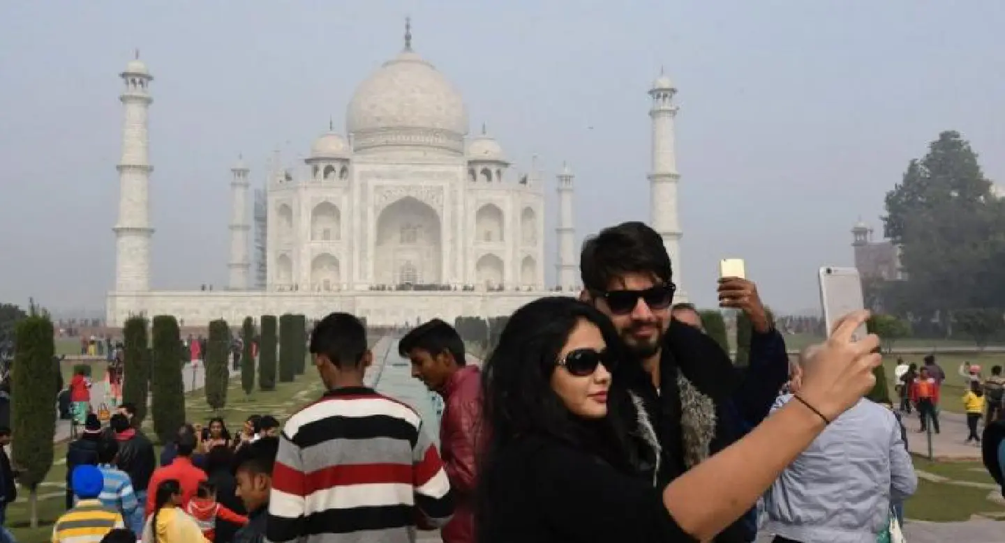 India limits visitors to save Taj Mahal