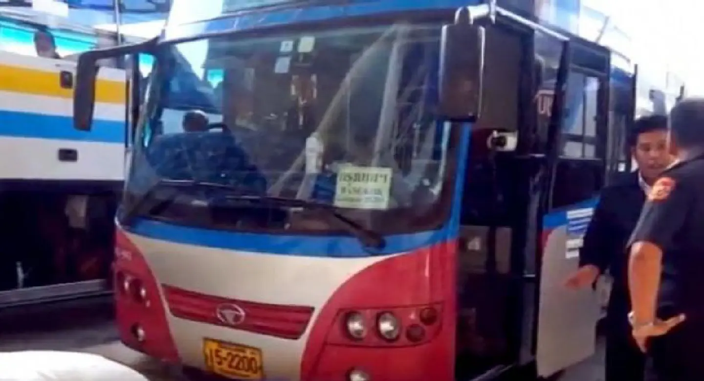 Family ordered off Bangkok-Samui bus because of crying child