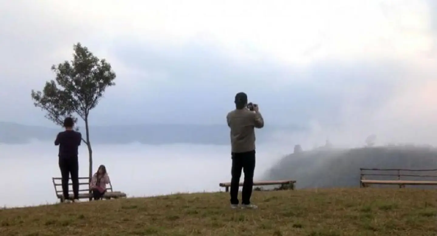 Temperature just 1C on Loei mountaintop Temperature just 1C on Loei mountaintop