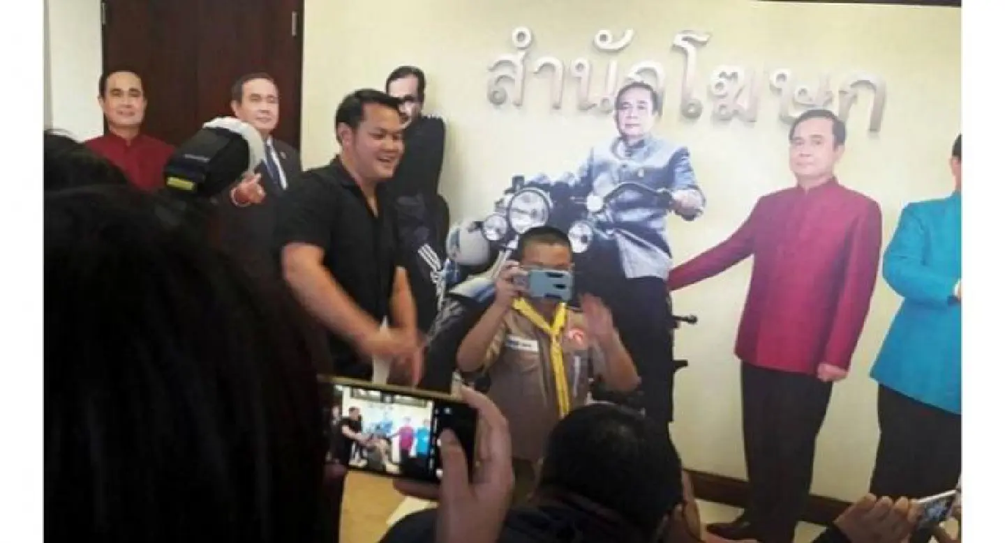 Children flock to Govt House to pose for photos with ‘Uncle Tu’ cutouts Children flock to Govt House to pose for photos with ‘Uncle Tu’ cutouts