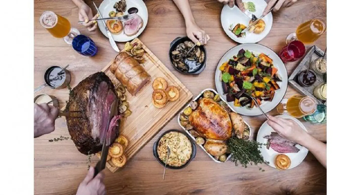 Sunset gatherings, sumptuous tastes Sunset gatherings, sumptuous tastes