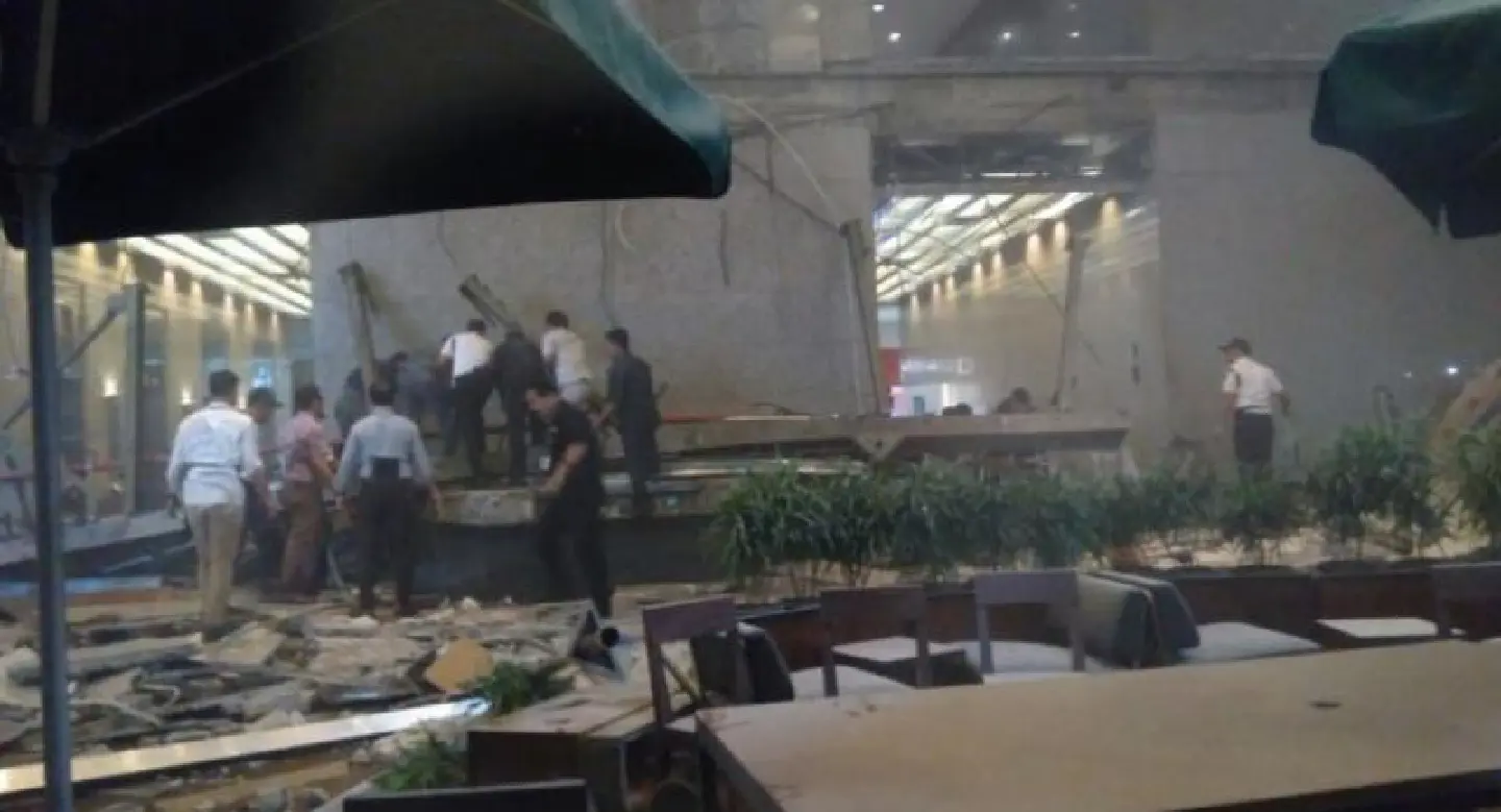 Balcony at Indonesia Stock Exchange building collapses; people trapped Balcony at Indonesia Stock Exchange building collapses; people trapped