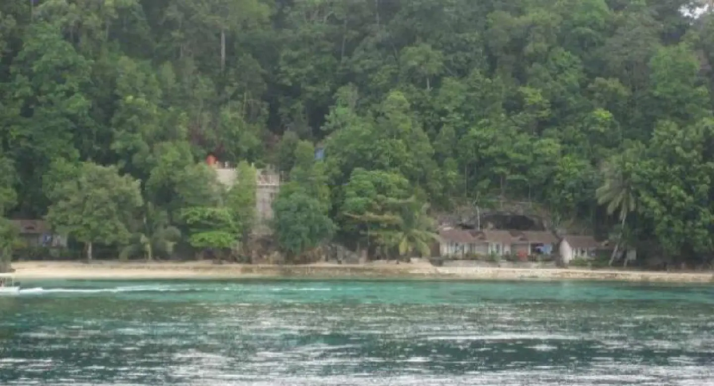 Two Indonesian islands listed for sale online Two Indonesian islands listed for sale online