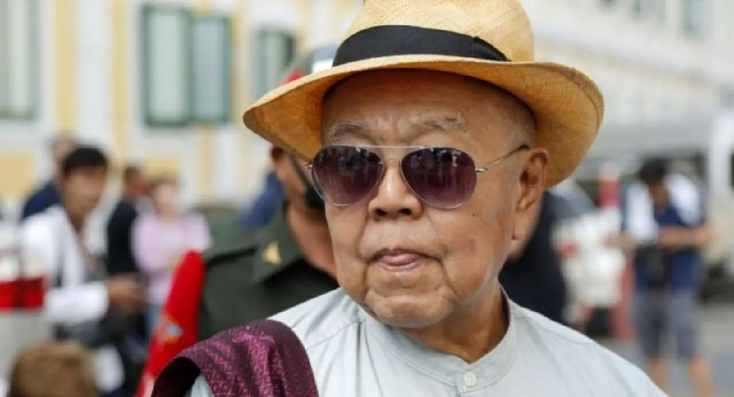 Lese majeste charges against social critic Sulak dropped in historical King Naresuan case Lese majeste charges against social critic Sulak dropped in historical King Naresuan case