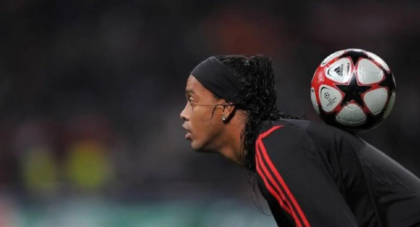 Flair and parties, the exuberant world of Ronaldinho Flair and parties, the exuberant world of Ronaldinho