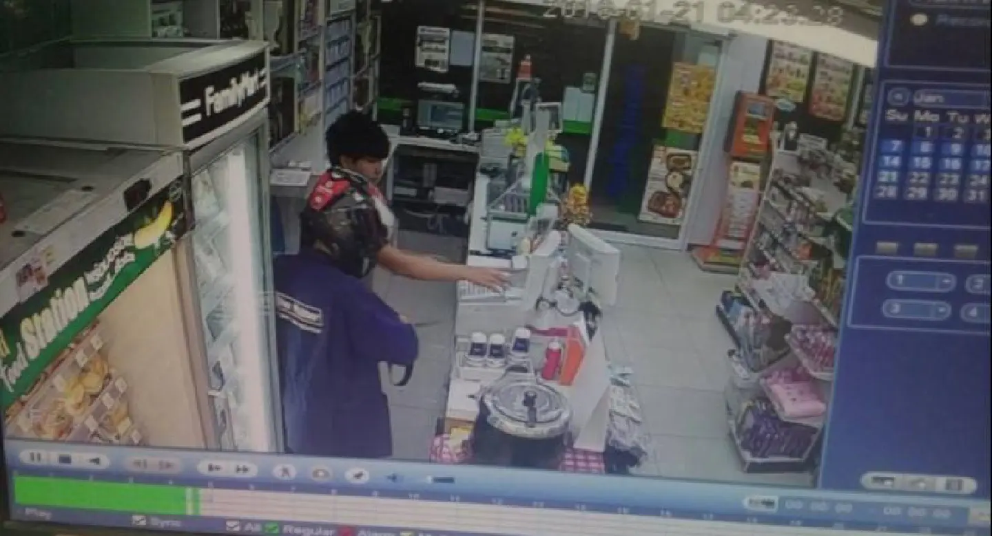 Robbers hold up Familymart cashier at knifepoint Robbers hold up Familymart cashier at knifepoint