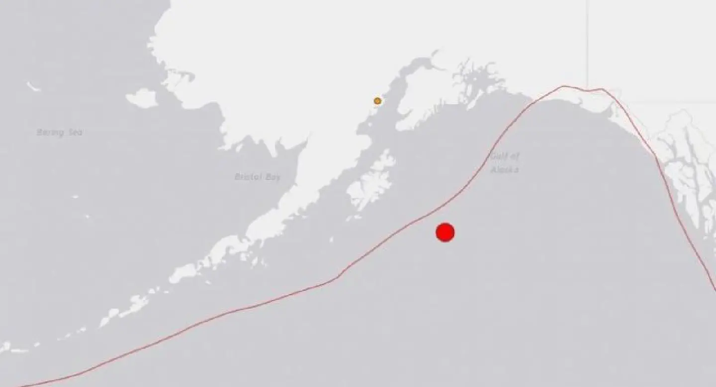Tsunami warnings as powerful quake hits off Alaska Tsunami warnings as powerful quake hits off Alaska