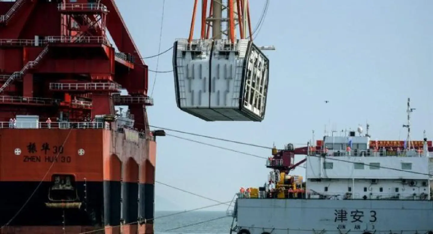 Self-driving freight transport makes a debut at Zhuhai Port Self-driving freight transport makes a debut at Zhuhai Port