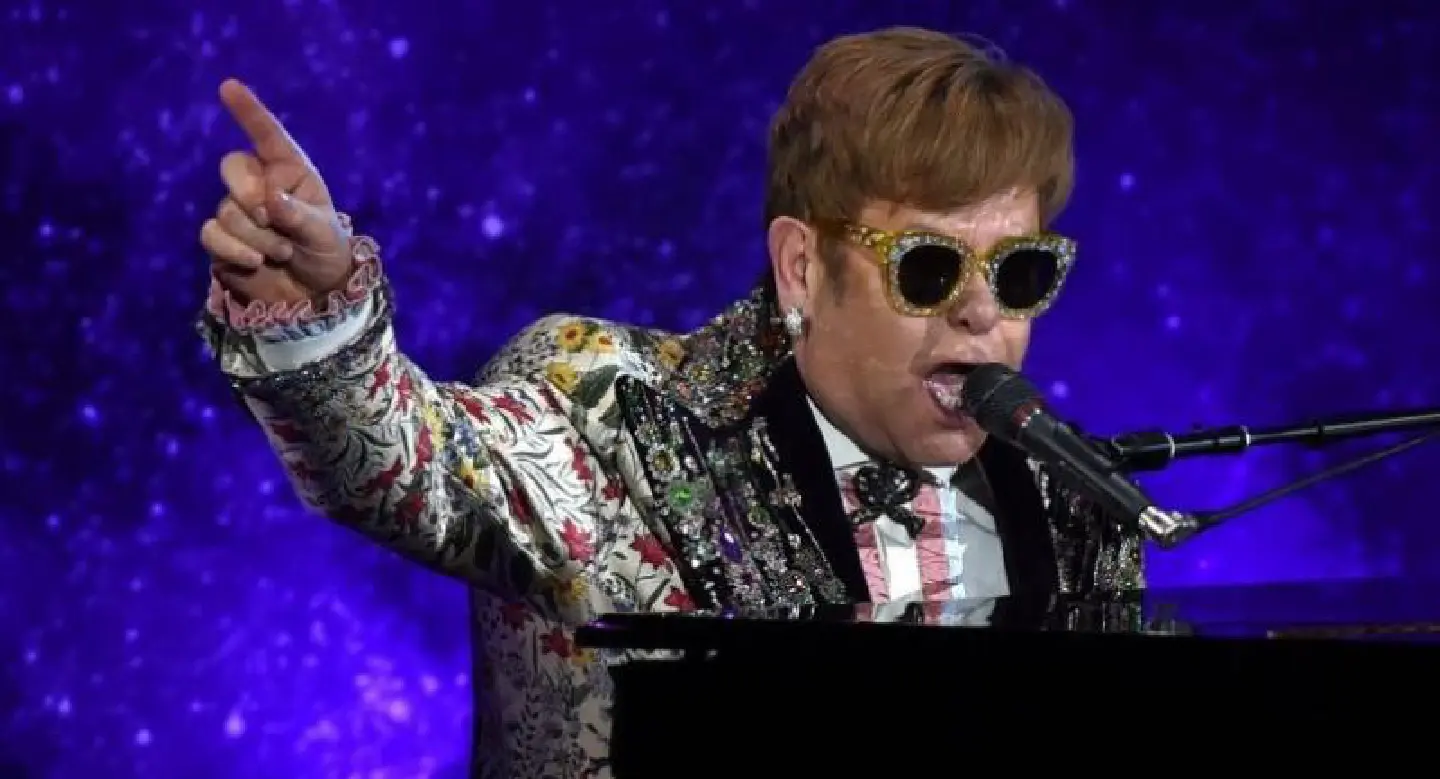 Elton John announces final tour Elton John announces final tour