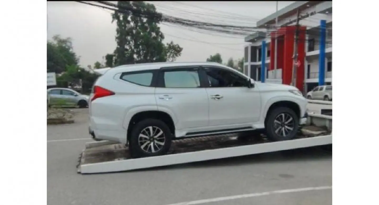 Man found dead inside SUV on Bang Na-Trat highway Man found dead inside SUV on Bang Na-Trat highway
