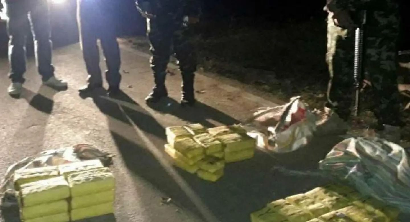 Huge quantities of meth retrieved as suspects flee after shootout Huge quantities of meth retrieved as suspects flee after shootout