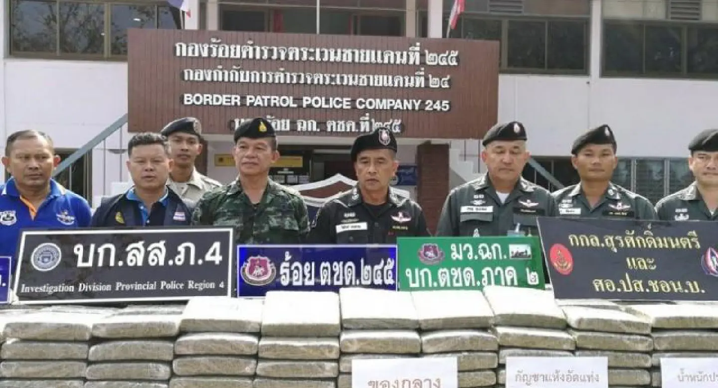 Three arrested but one vehicle escapes in marijuana bust Three arrested but one vehicle escapes in marijuana bust