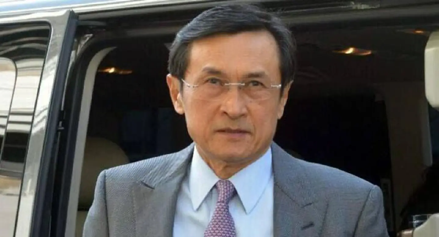Lawyer urges PM to revoke ban on Chaturon’s financial activity