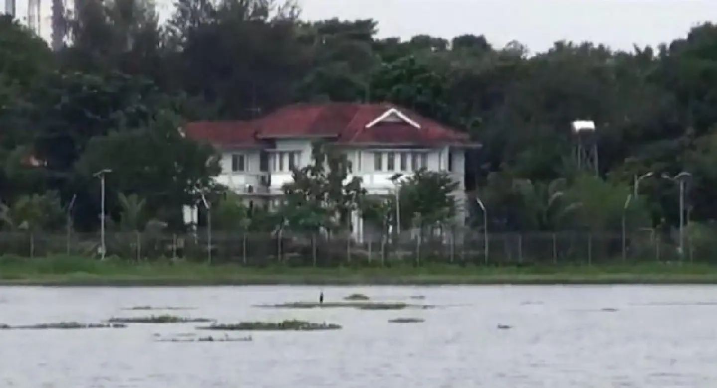 Petrol bomb thrown at Suu Kyi's lakeside villa: Myanmar govt