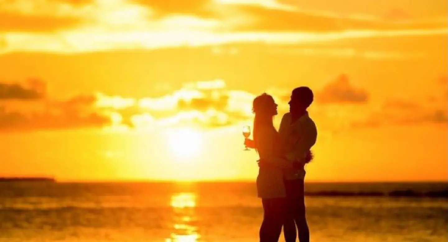 Love on the ultimate romantic island Love on the ultimate romantic island