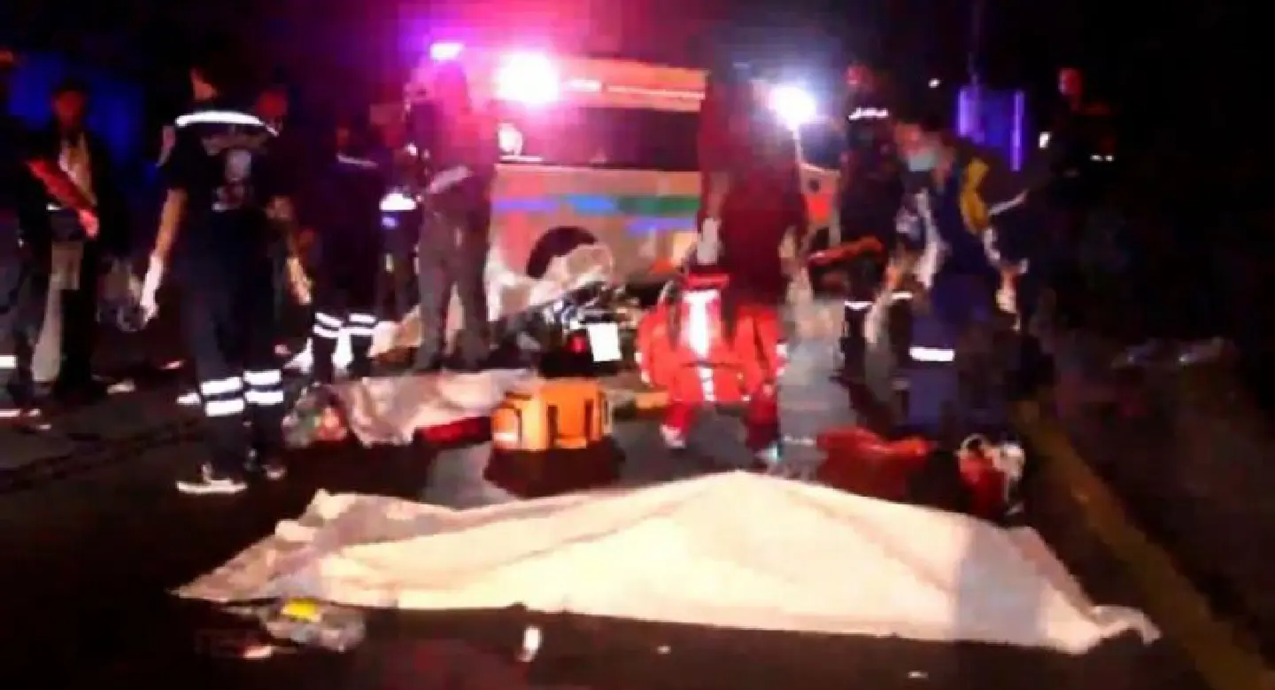 Three killed in motorcycle crash in Pathum Thani Three killed in motorcycle crash in Pathum Thani