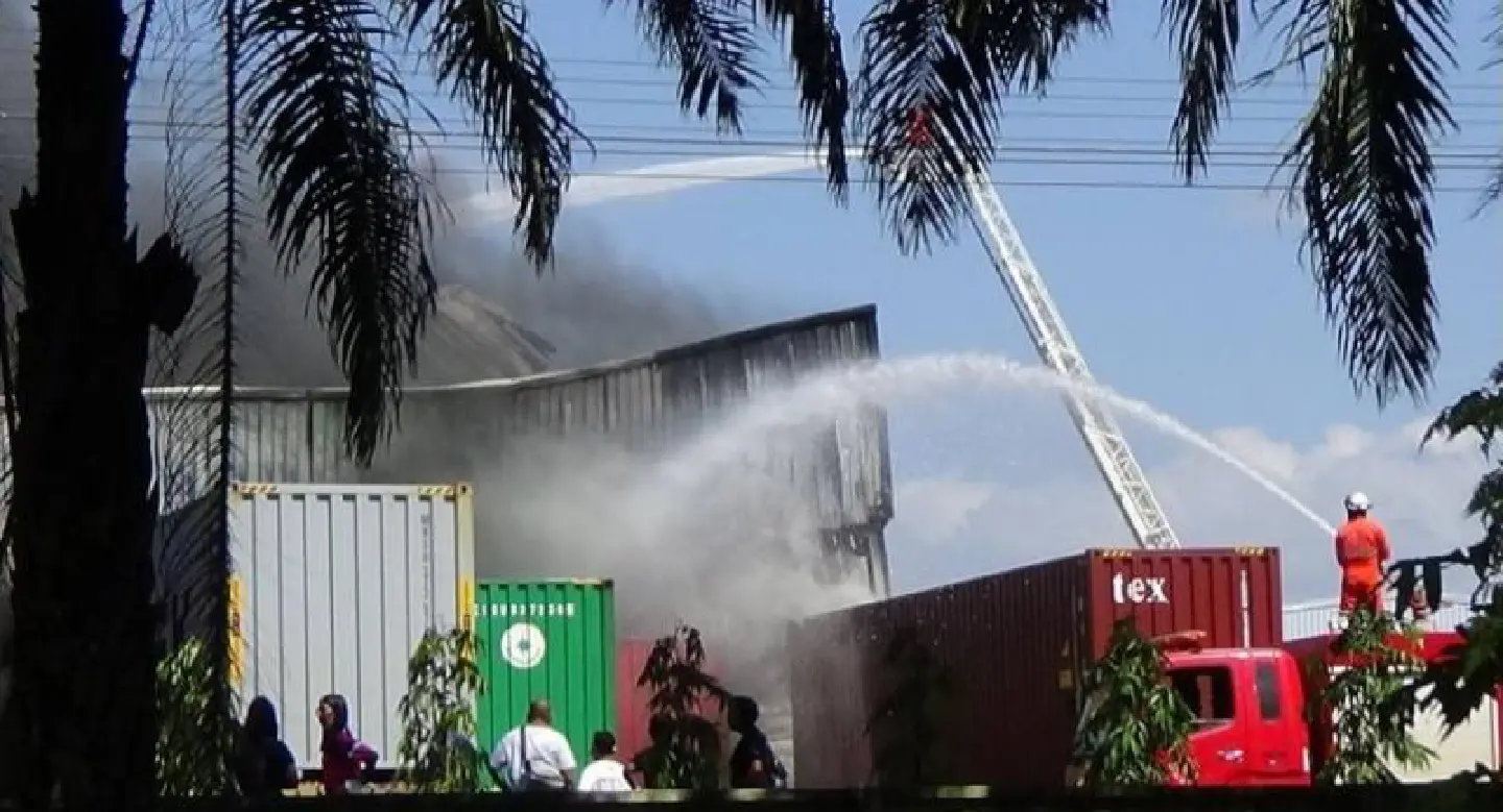 Trang villages declared disaster zones due to smoke from rubber-plant blaze Trang villages declared disaster zones due to smoke from rubber-plant blaze
