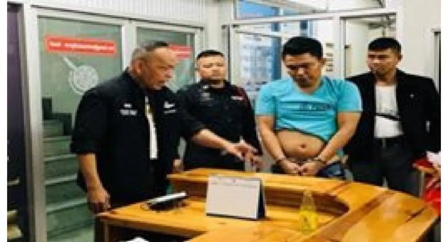 Suspect surrenders after police captain shot dead Suspect surrenders after police captain shot dead
