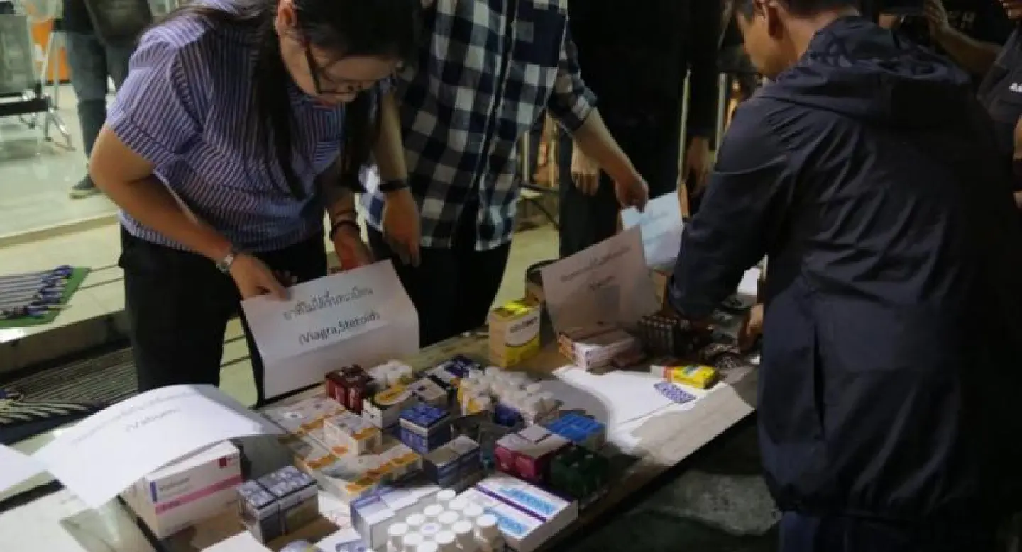 Two arrested for selling controlled drugs on Khao San Road Two arrested for selling controlled drugs on Khao San Road
