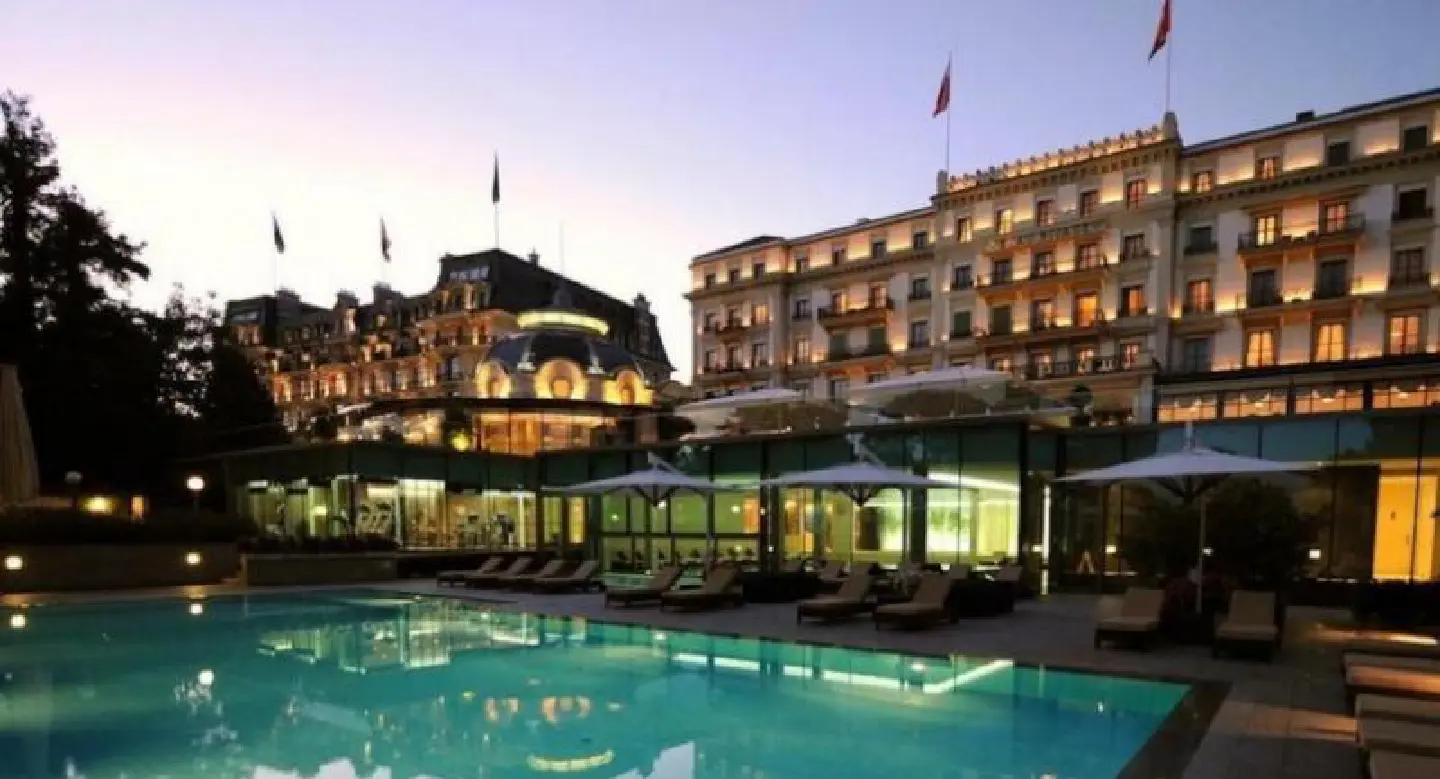 Luxury by the lake Luxury by the lake