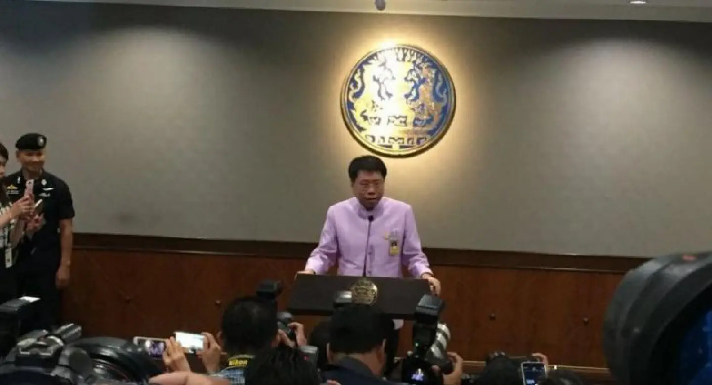 Teerakiat says he will stay in Cabinet despite Prawit remarks Teerakiat says he will stay in Cabinet despite Prawit remarks
