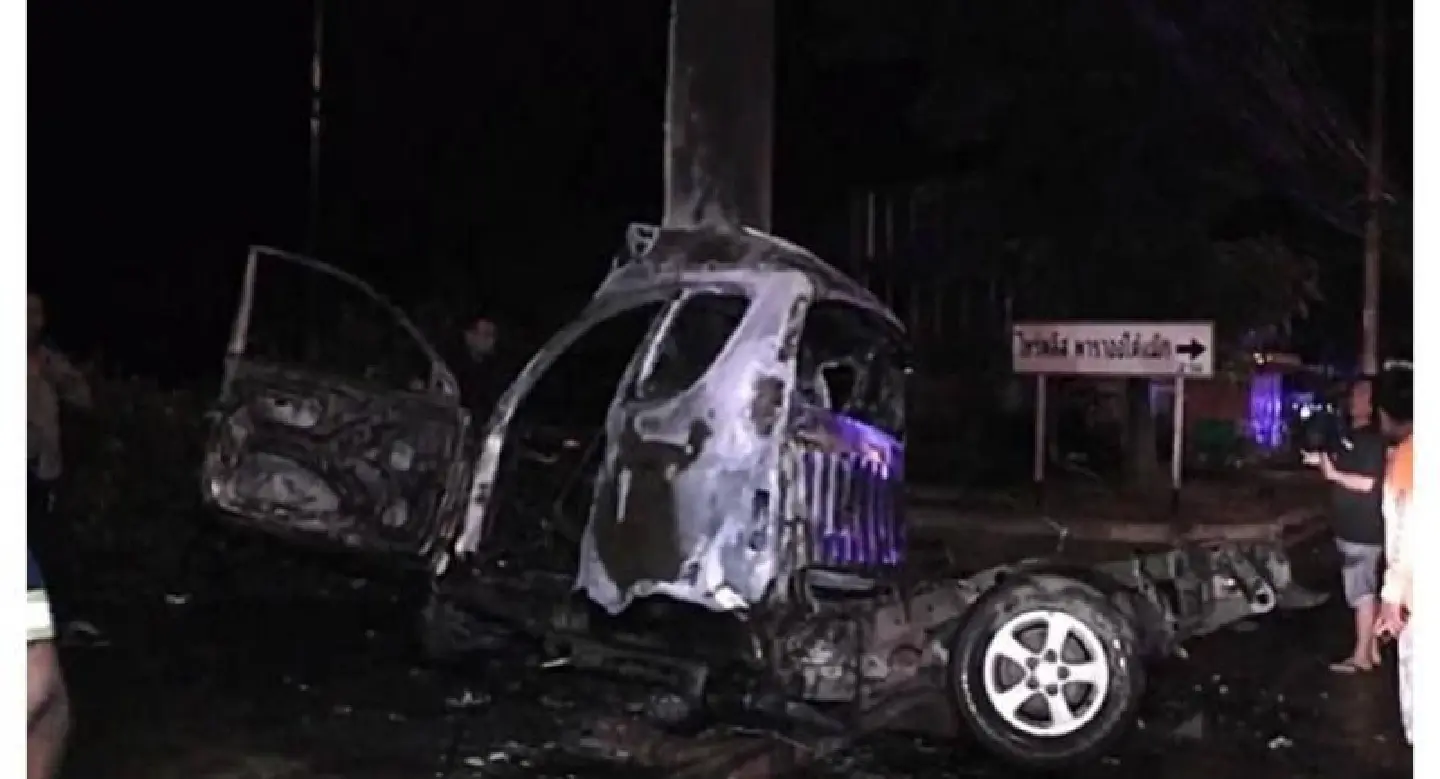 Couple killed as pickup crashes, burns in Surat Thani Couple killed as pickup crashes, burns in Surat Thani