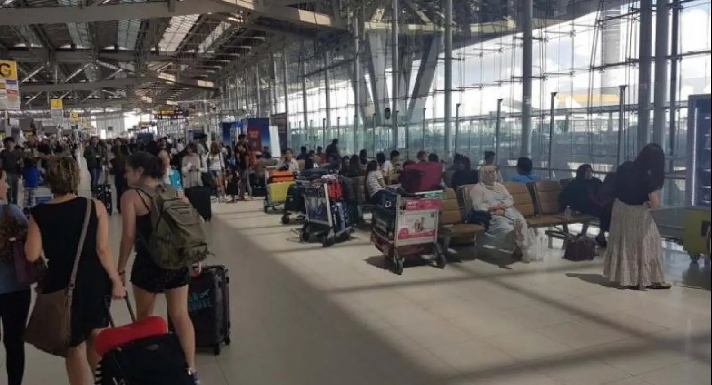 Airport teamwork locates lost handbag in 15 minutes Airport teamwork locates lost handbag in 15 minutes
