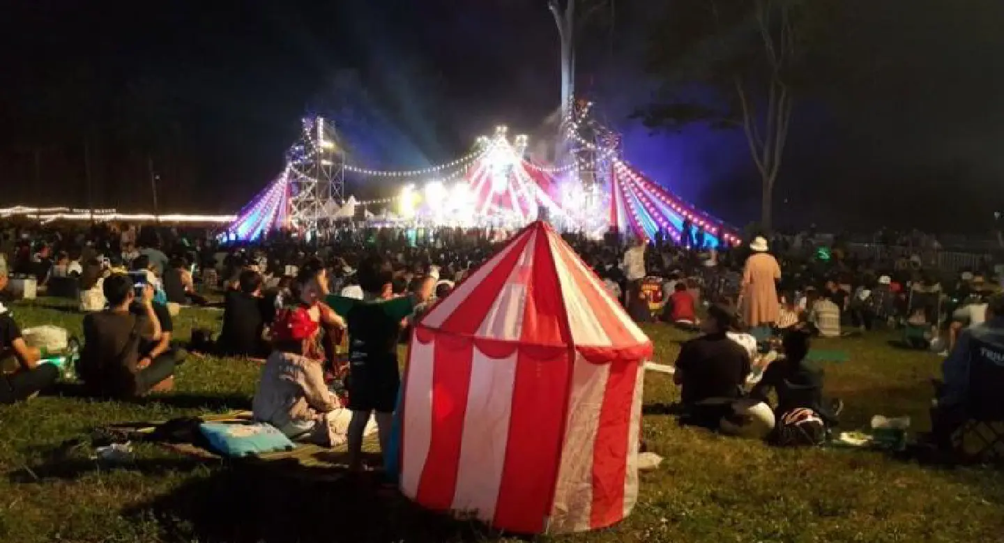 Ratchaburi’s rockin’ tent city Ratchaburi’s rockin’ tent city