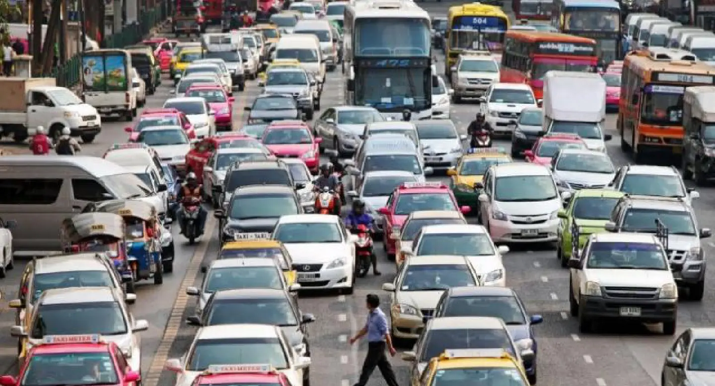 Bangkok police reduce speed on eight roads to 50 km/h
