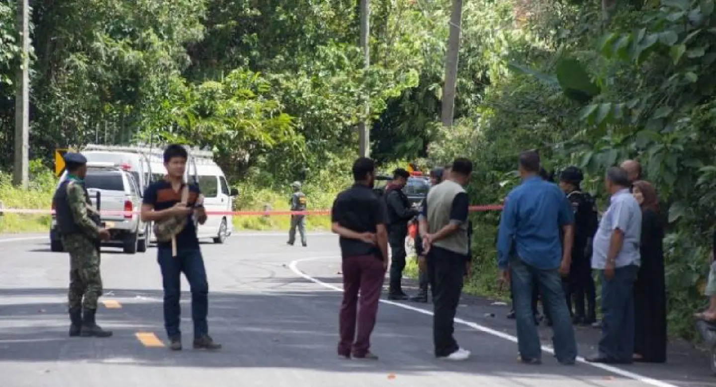 Three policemen injured in Narathiwat ambush Three policemen injured in Narathiwat ambush