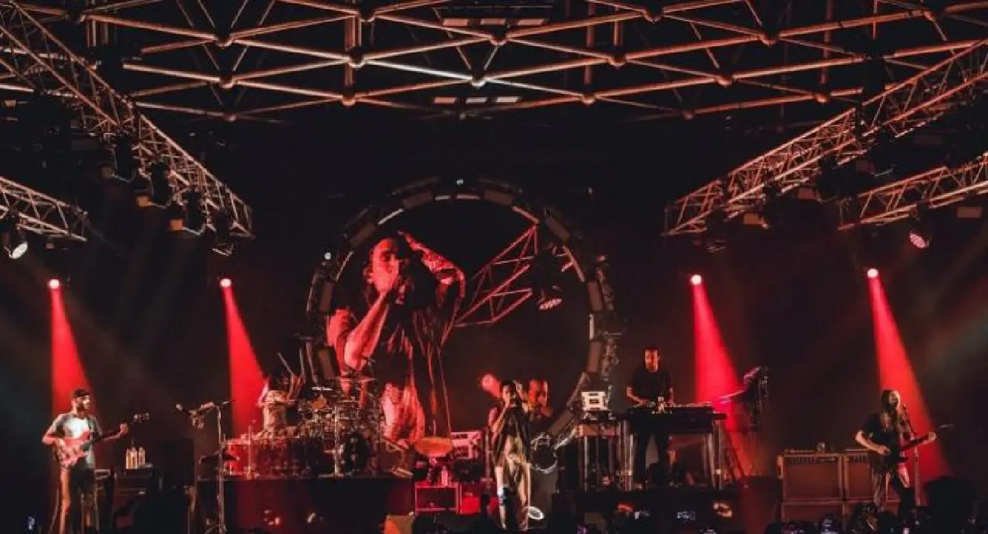 Incubus strikes again