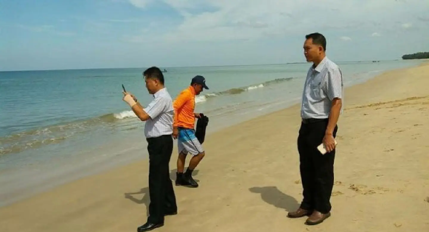Two Chinese tourists drown, one missing at Phang Nga Two Chinese tourists drown, one missing at Phang Nga
