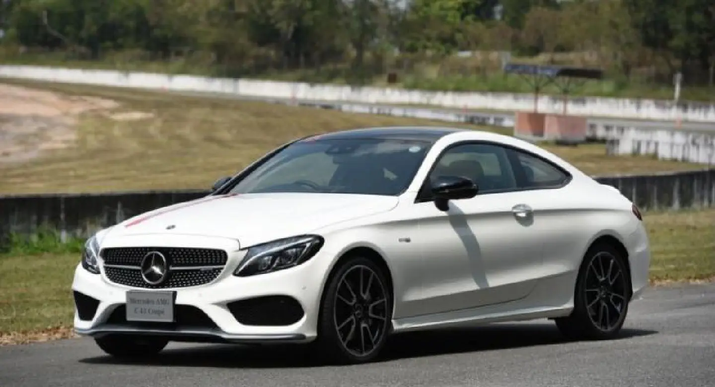 Mercedes C43 Coupe – for the family or the weekend track Mercedes C43 Coupe – for the family or the weekend track