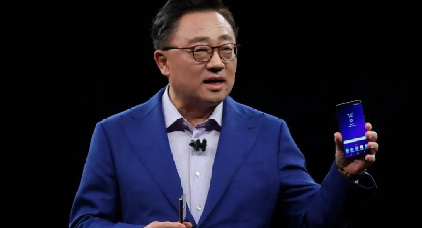 Samsung launches new S9 phone with augmented reality features Samsung launches new S9 phone with augmented reality features