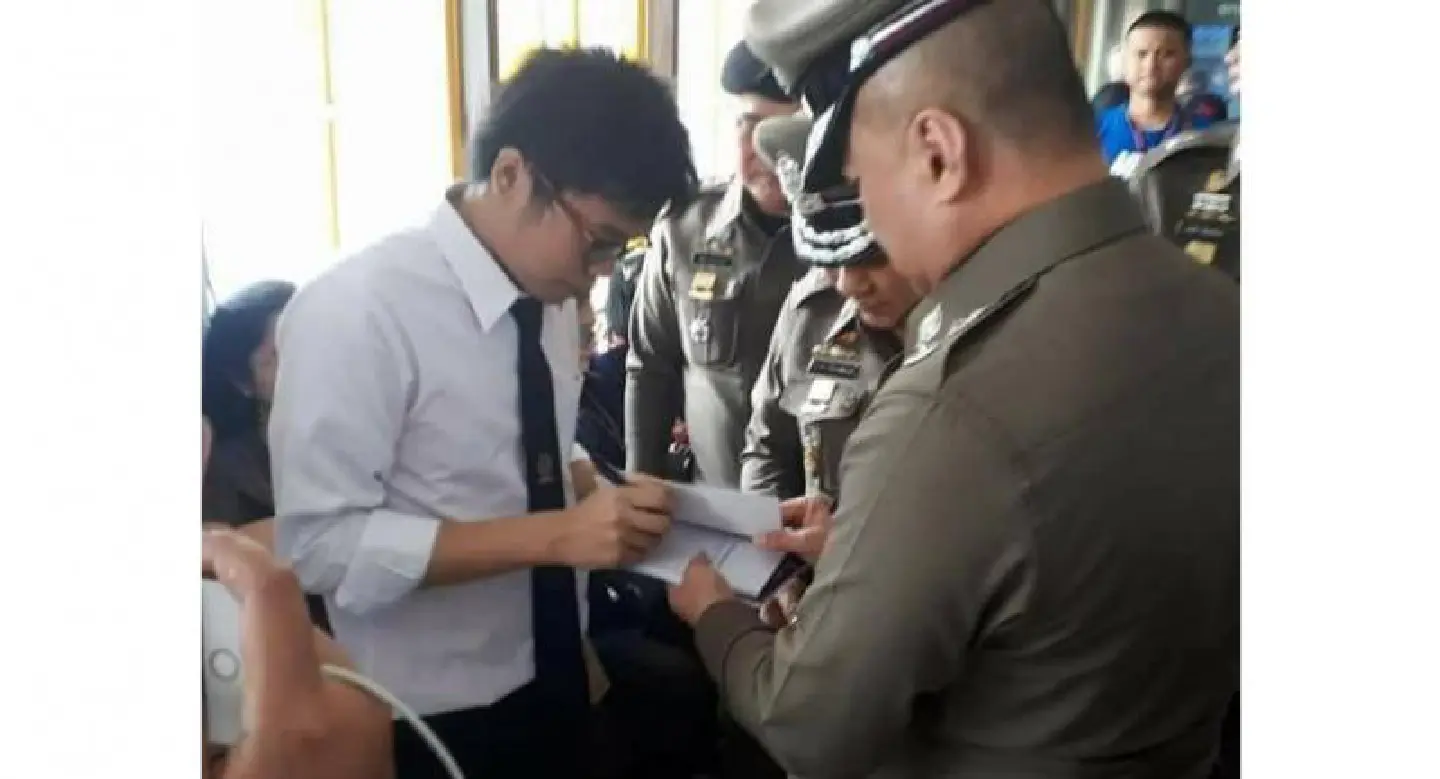 Srivara files complaint against Netiwit over book promotion Srivara files complaint against Netiwit over book promotion