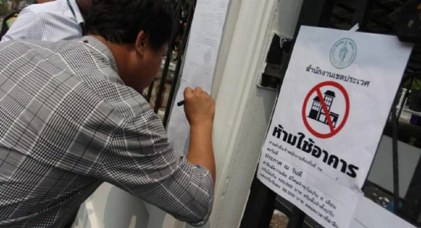 Officials ban access to illegal markets near home of ‘furious aunts’ Officials ban access to illegal markets near home of ‘furious aunts’