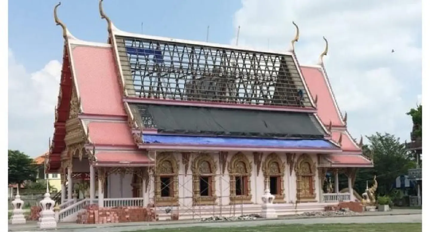 Nonthaburi temple adds cashless payments to donation options Nonthaburi temple adds cashless payments to donation options