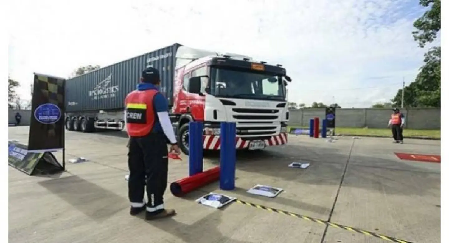 Operators of more than 6,500 overloaded trucks fined Operators of more than 6,500 overloaded trucks fined