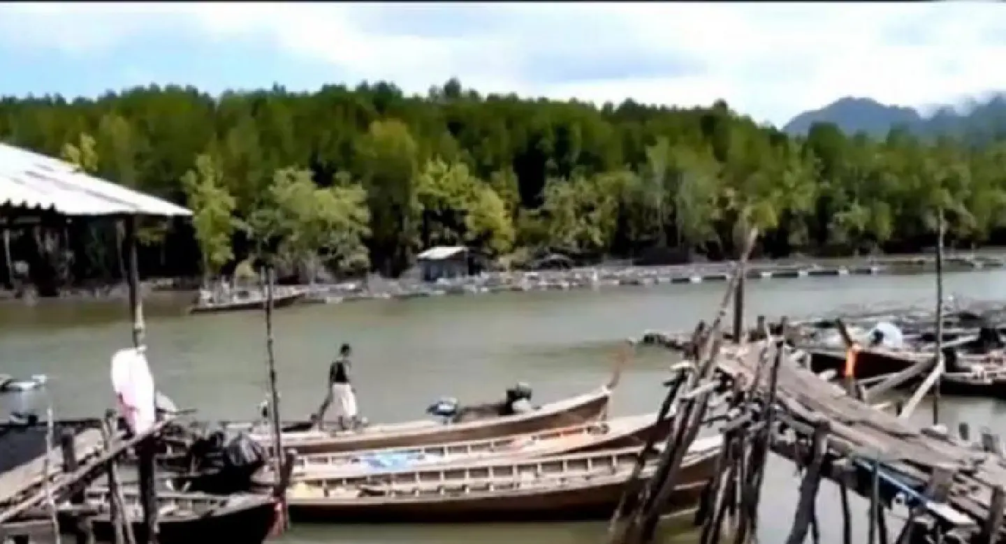 Survey of waterway-intruding structures continues Survey of waterway-intruding structures continues