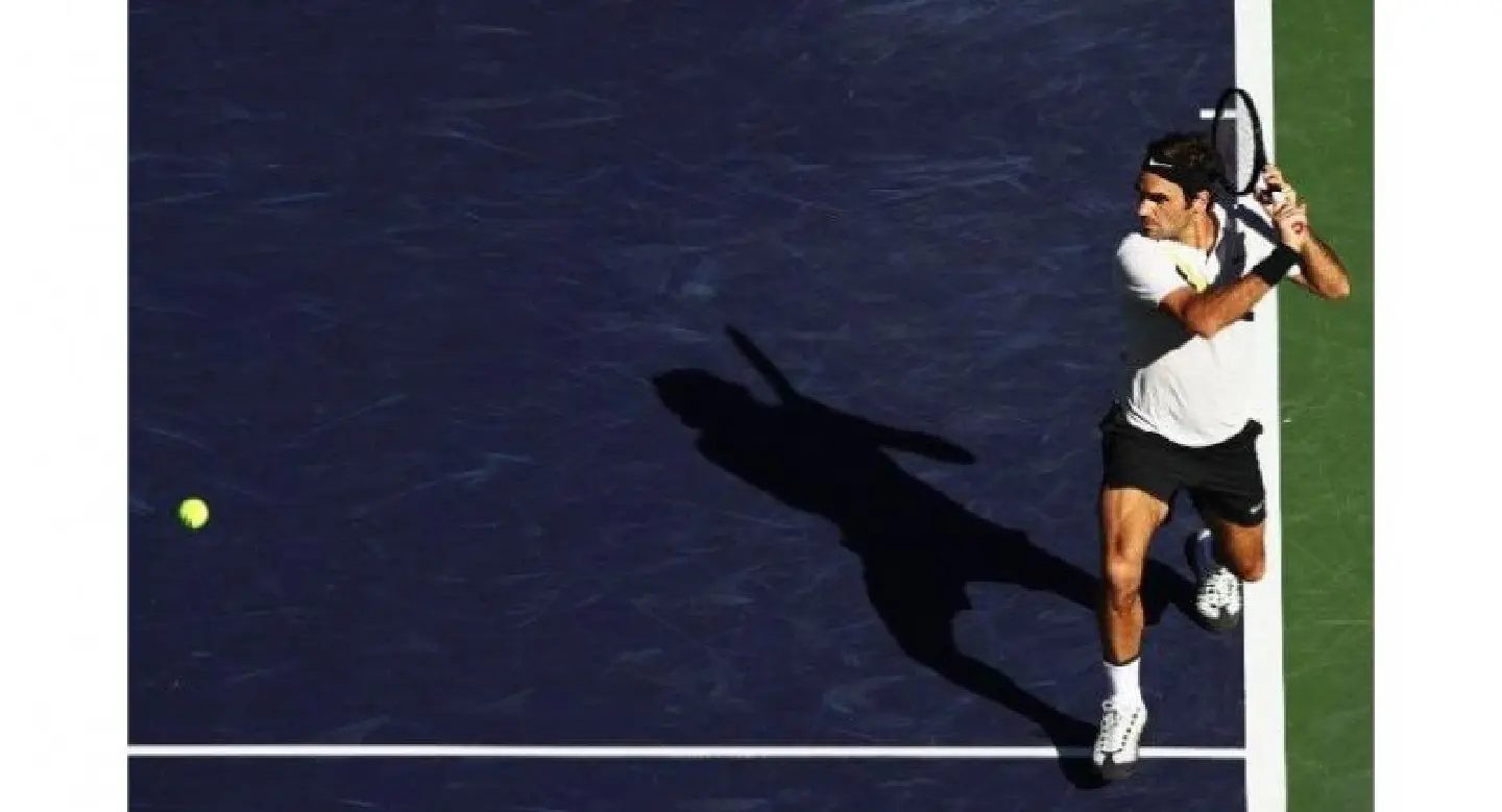 Federer takes care of business, Djokovic crashes out Federer takes care of business, Djokovic crashes out